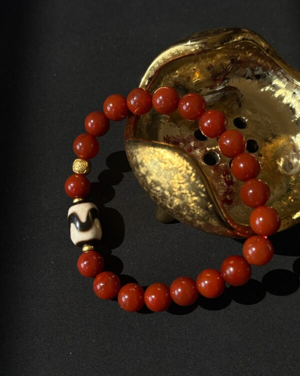 Pray Tai Sui God 2025 Protection Auspicious Light Guardian Bracelet – South Red Agate Tibetan Tiger Eye Dzi Bead Gold Dzambhala Bead on a gold plate