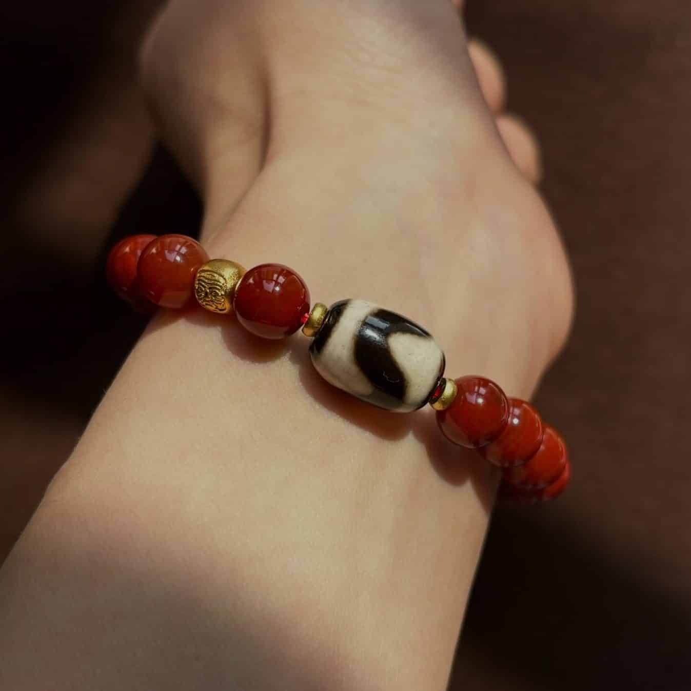 Pray Tai Sui God 2025 Protection Auspicious Light Guardian Bracelet – South Red Agate Tibetan Tiger Eye Dzi Bead Gold Dzambhala Bead